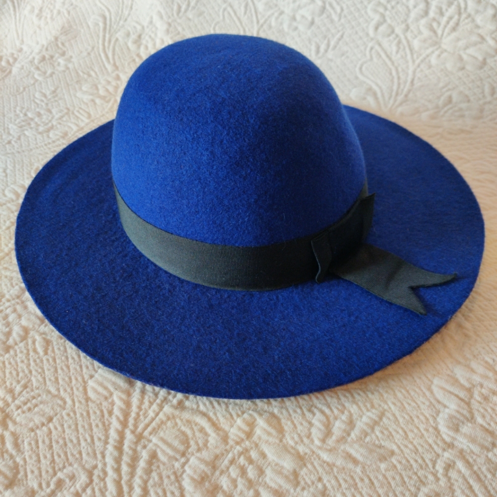Merino Deep Blue Bowler Wool Felt Hat With Black Band & Bow Made In Ecuador